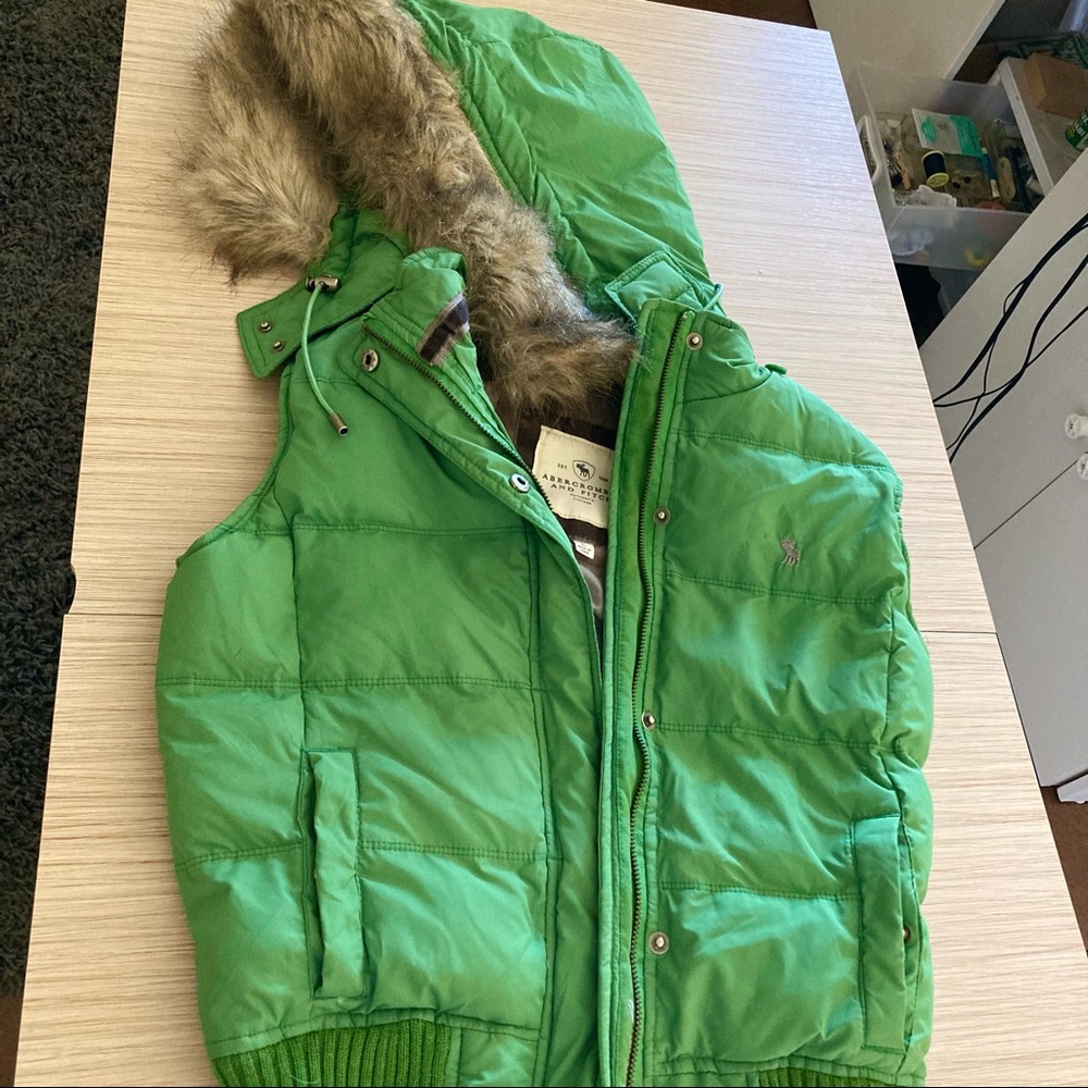 Y2K Green Hooded puffer vest A&F sz L great condition
